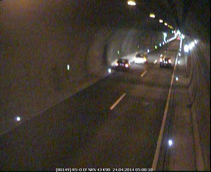 Zu dritte auf zwei Spuren