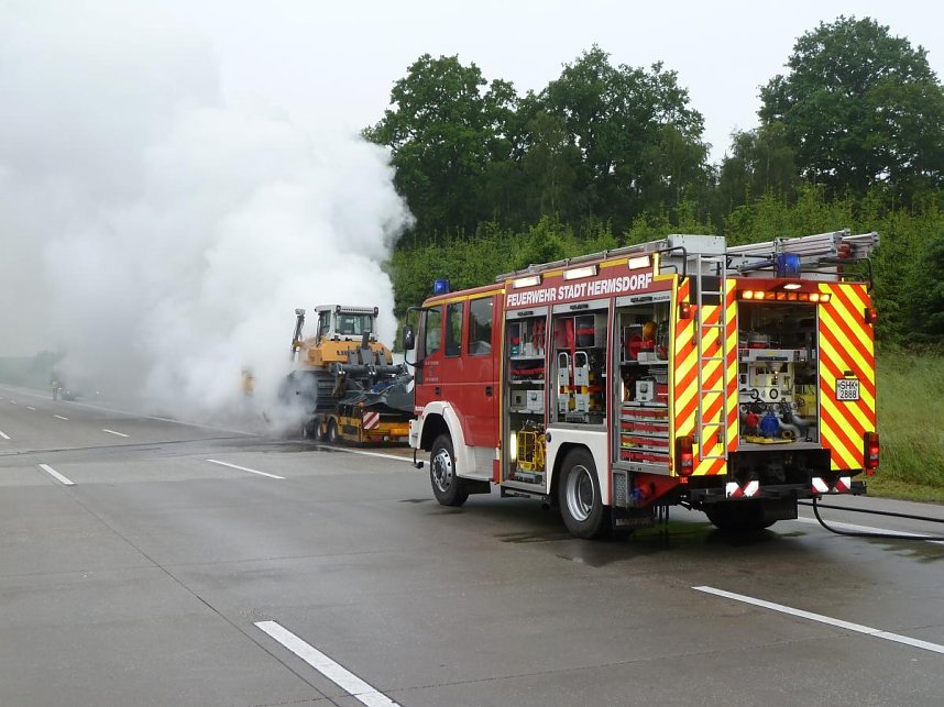 Feuer auf der Autobahn