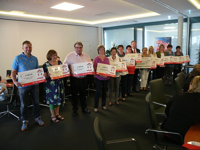 Spenden&uuml;bergabe in der Kreissparkasse