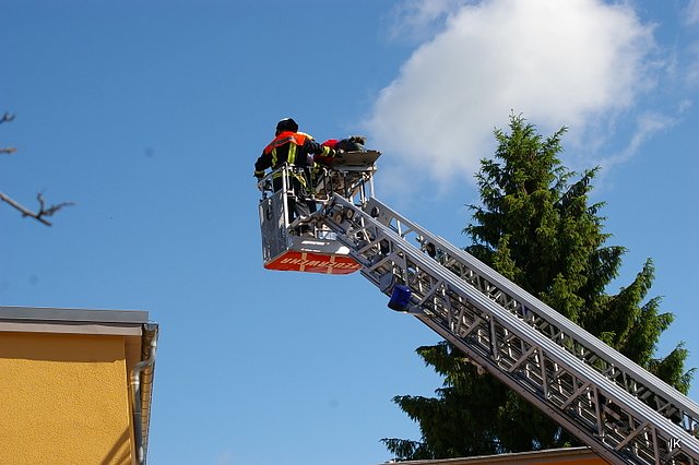 Feuerwehr&uuml;bung an Hentrich-Schule