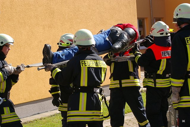 Feuerwehr&uuml;bung an Hentrich-Schule