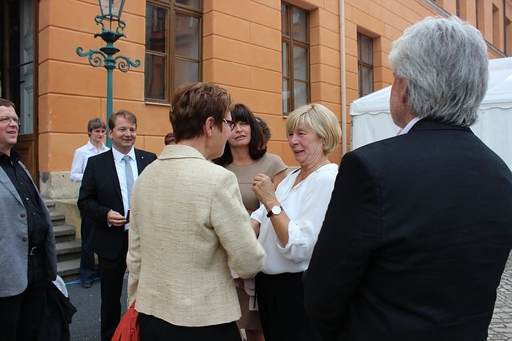 Prominente Premiereng&auml;ste