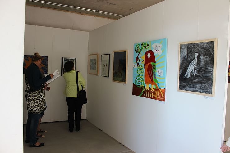 100 Werke der 8. JugendKunstBiennale