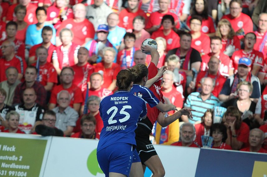 THC gewinnt erstes Champion League Spiel klar mit 33:20