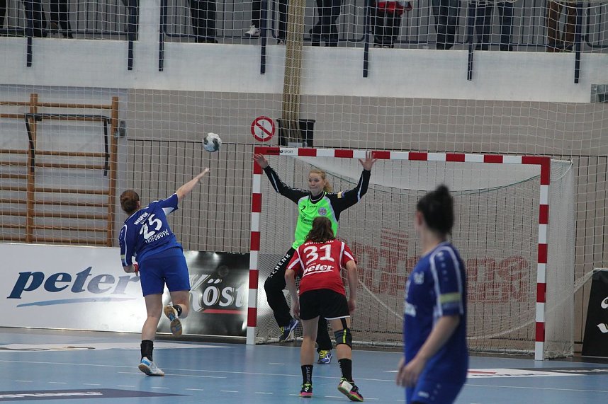 THC gewinnt erstes Champion League Spiel klar mit 33:20