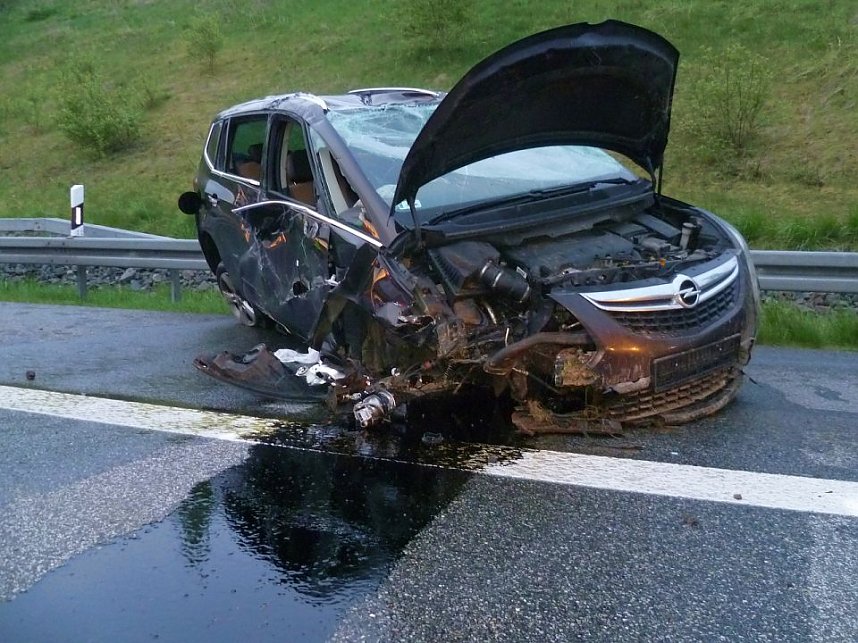 Unfall auf A 38 f&uuml;hrte zu Vollsperrung in Richtung Leipzig