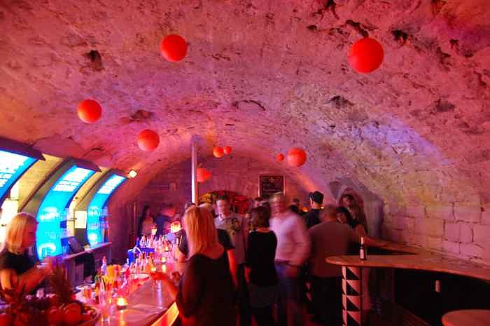 Think Orange Party im Grease