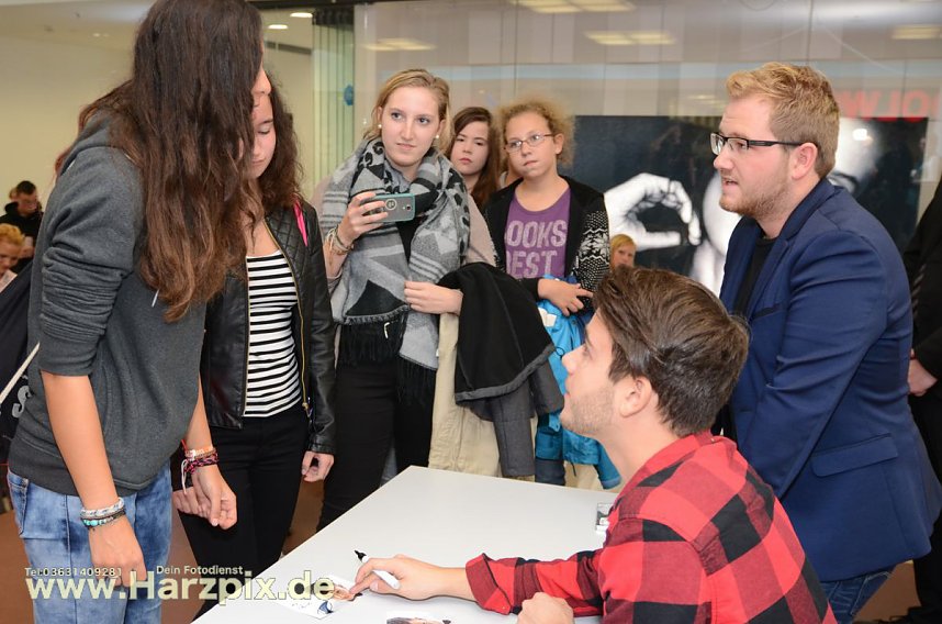 Luca H&auml;nni in der Marktpassage