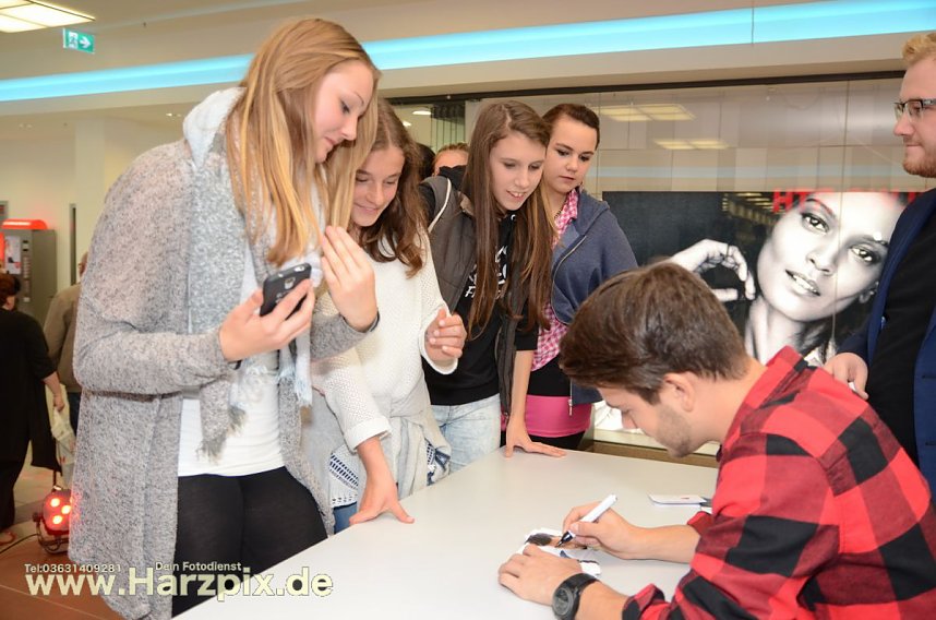 Luca H&auml;nni in der Marktpassage