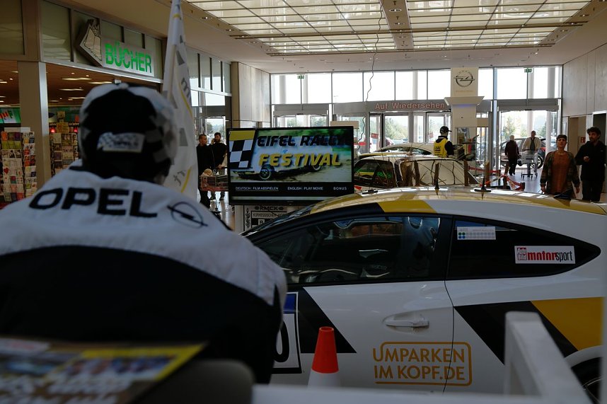 Ausstellung im Kauf Park