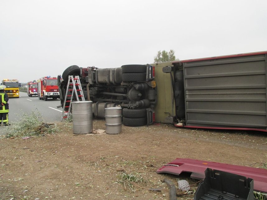 Leitplanke durchbrochen