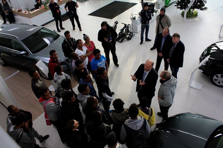 Nicht reden, handeln - die Autohaus Peter Gruppe und andere Unternehmer starten Ausbildungsoffensive