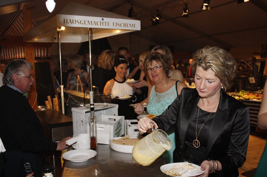 21. Fr&uuml;hlingsball im Autohaus Peter