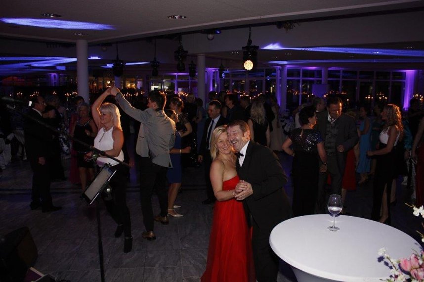 21. Fr&uuml;hlingsball im Autohaus Peter