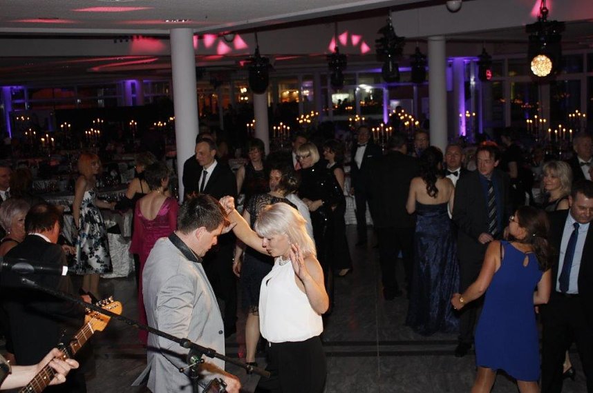 21. Fr&uuml;hlingsball im Autohaus Peter