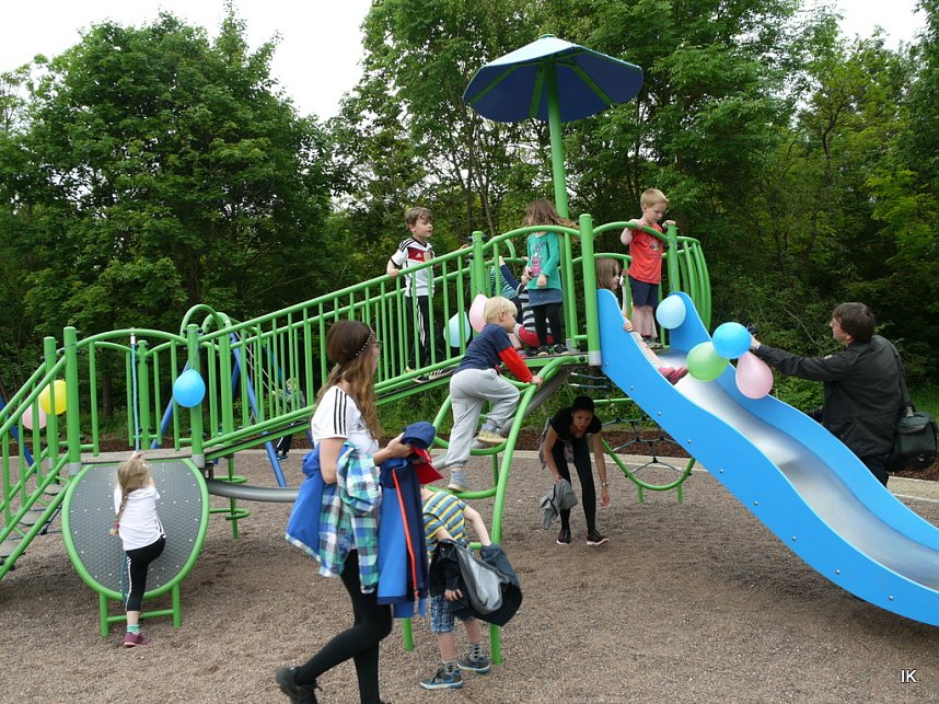 Einweihung Spielplatz Heinestra&szlig;e