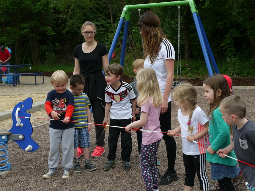 Einweihung Spielplatz Heinestra&szlig;e