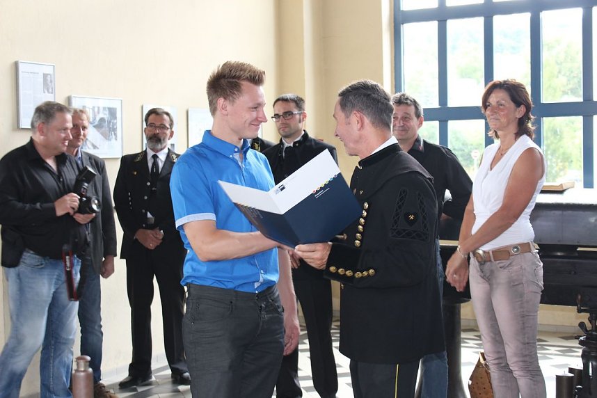 Bergbautechnologen beenden Ausbildung