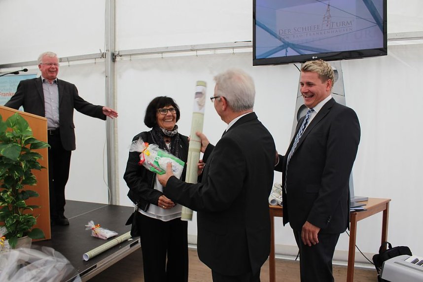 Mit Festakt schiefer Turm als gerettet gefeiert