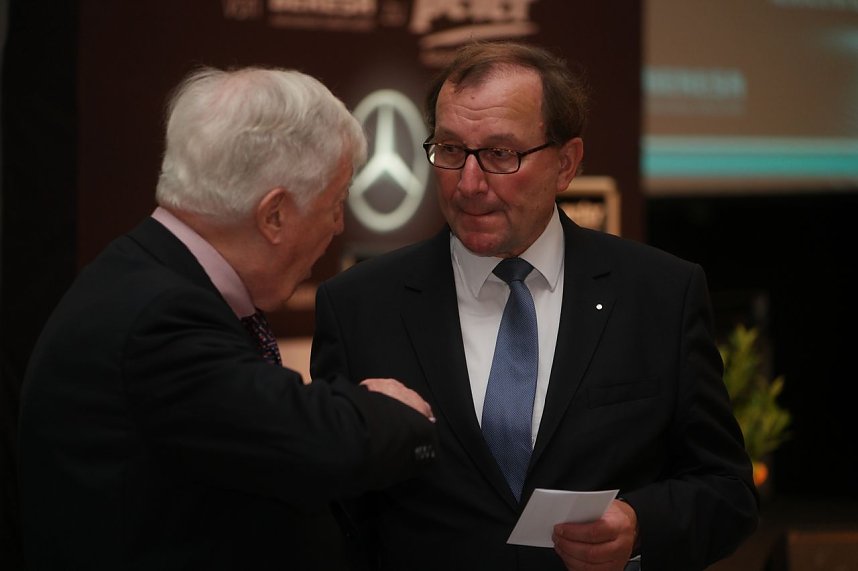 Feierliche Firmen&uuml;bergabe