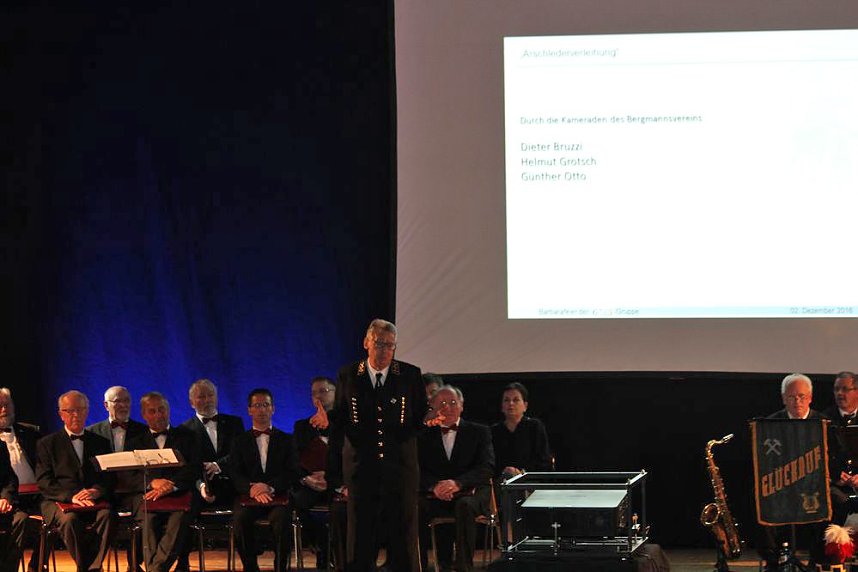 Ministerpr&auml;sident bekam Schl&auml;ge