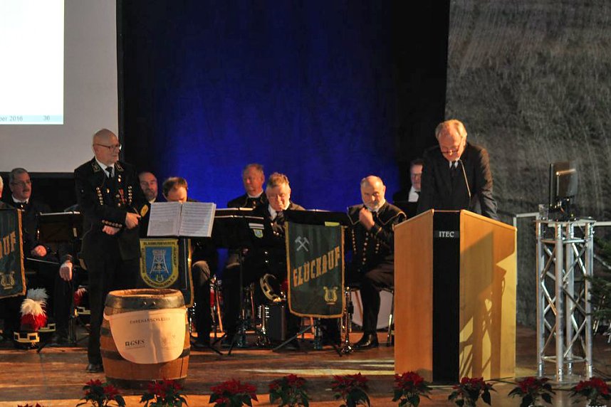 Ministerpr&auml;sident bekam Schl&auml;ge