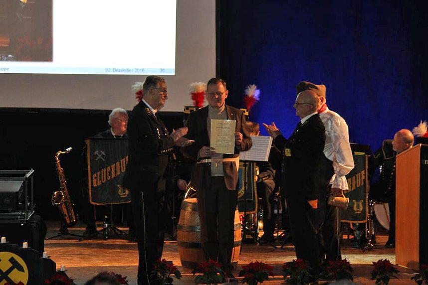 Ministerpr&auml;sident bekam Schl&auml;ge