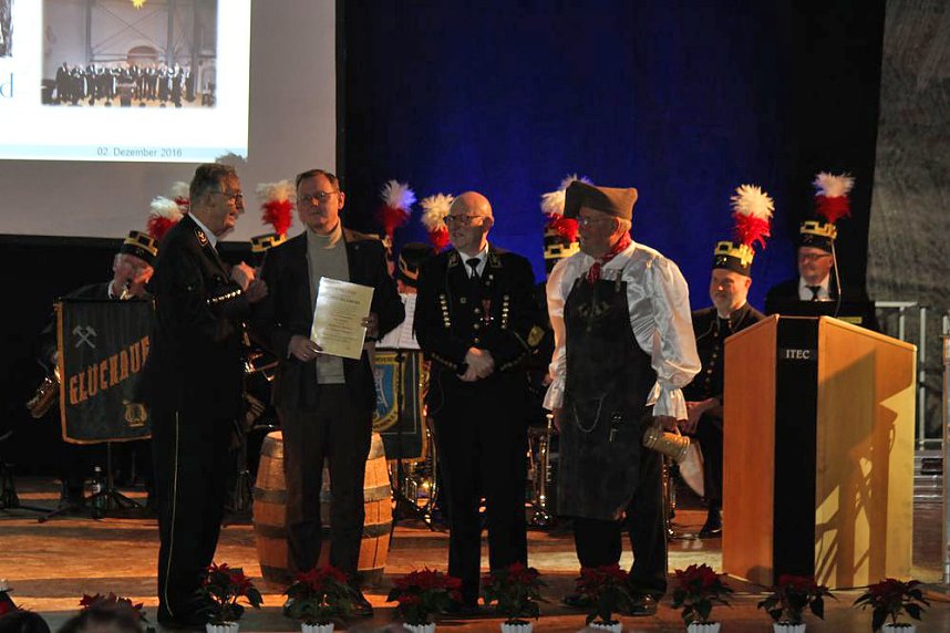 Ministerpr&auml;sident bekam Schl&auml;ge