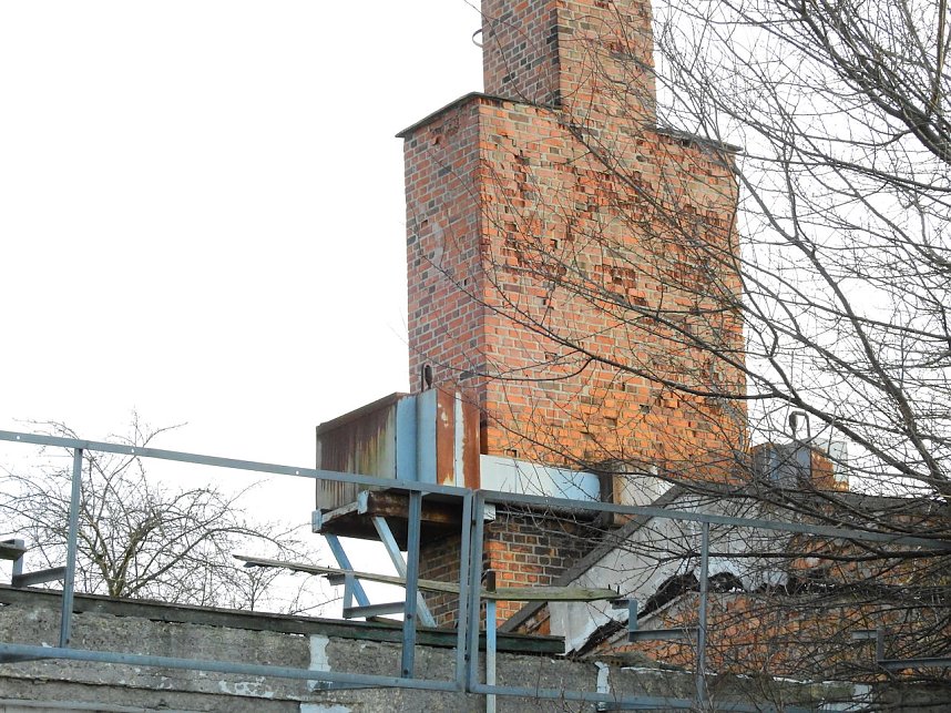 Peter Blei in den Ruinen der Schuhfabrik in Wiehe