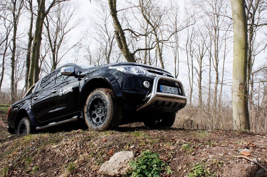 Ab ins Gel&auml;nde: Autohaus-Peter-Gruppe lud zum Aktionstag ins Autodrom