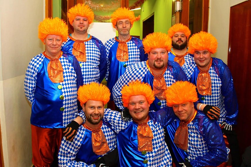 M&auml;nnerbeine und mehr auf Bleicher&ouml;der B&uuml;hne