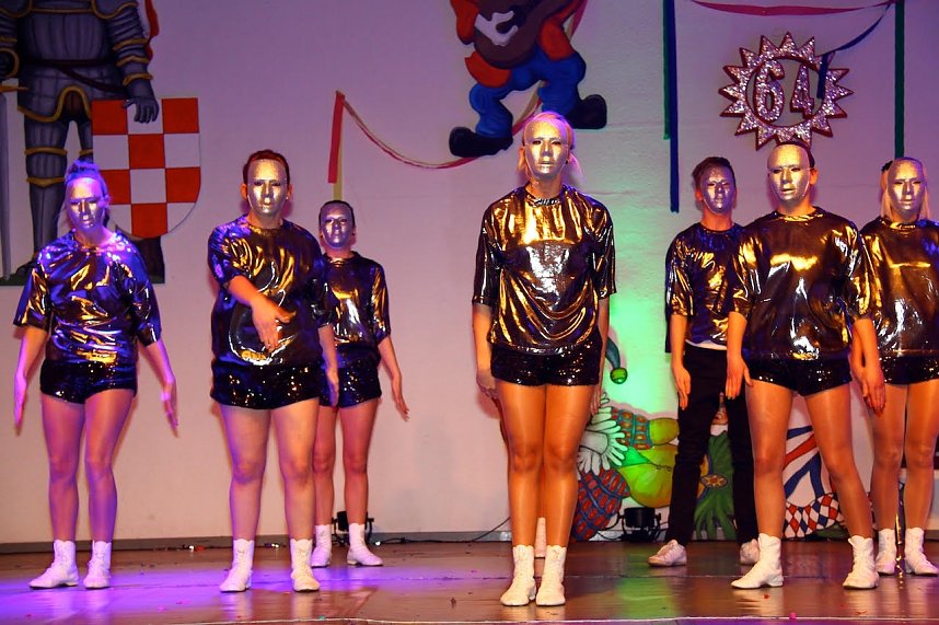 M&auml;nnerbeine und mehr auf Bleicher&ouml;der B&uuml;hne