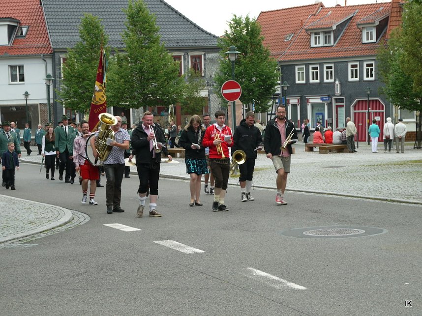 Sch&uuml;tzenumzug Dingelst&auml;dt