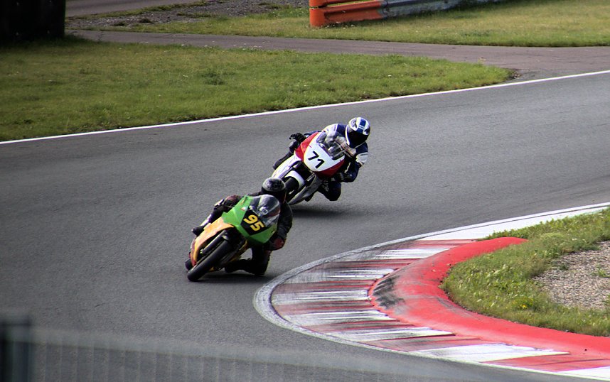 An der Piste und in der Stadt