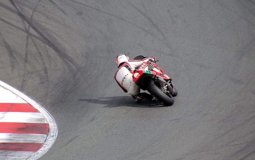 An der Piste und in der Stadt