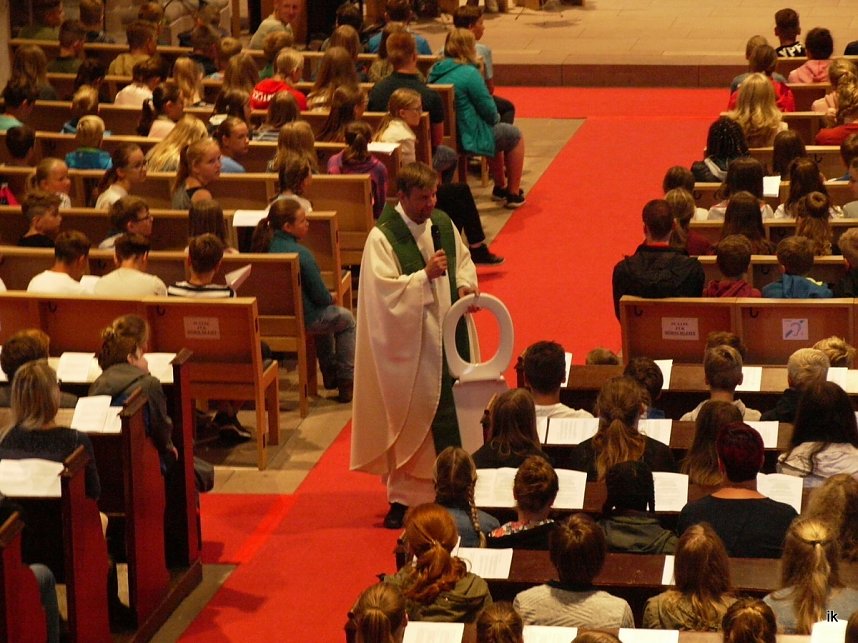 Gottesdienst f&uuml;r 5. Klassen und Schuljahresanfang