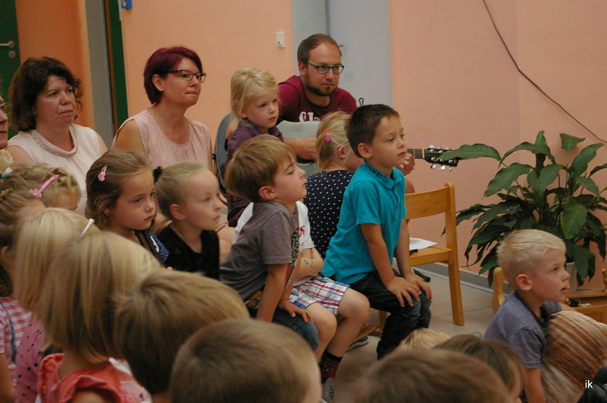 Bischof im Kindergarten Beuren