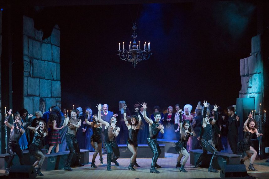 Vorhang auf f&uuml;r die Kinder der Nacht - B&uuml;hnenball 2018 im Nordh&auml;user Theater