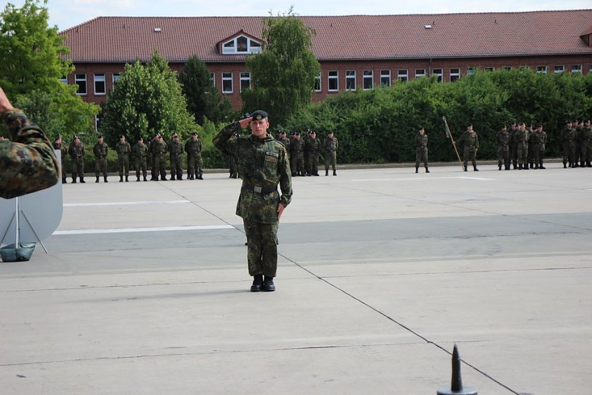 Einheiten der Bundeswehr verabschiedet
