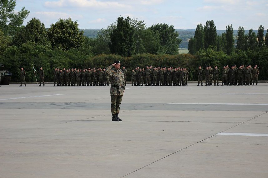 Einheiten der Bundeswehr verabschiedet