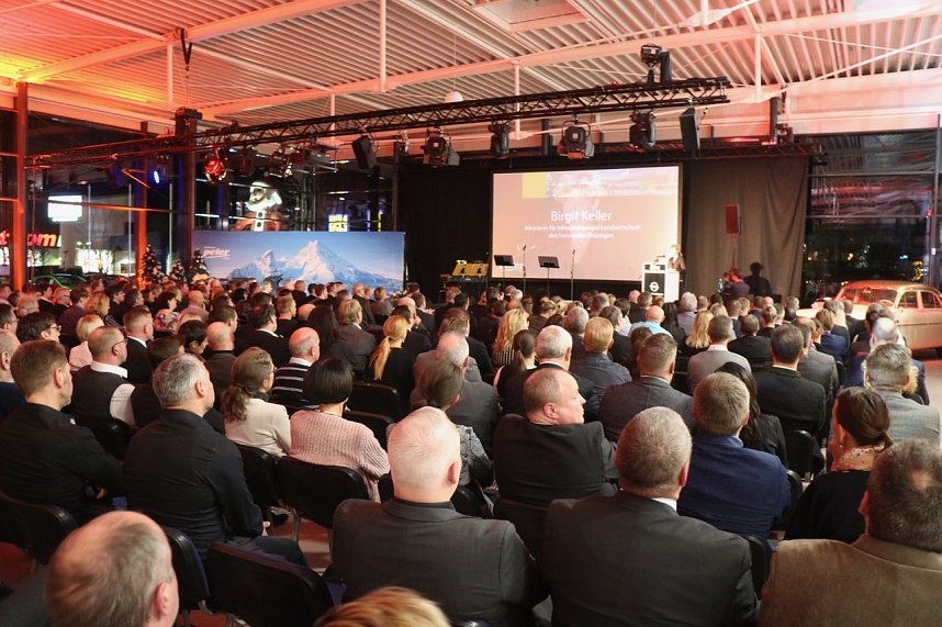 Er&ouml;ffnung des Opel-Autohauses