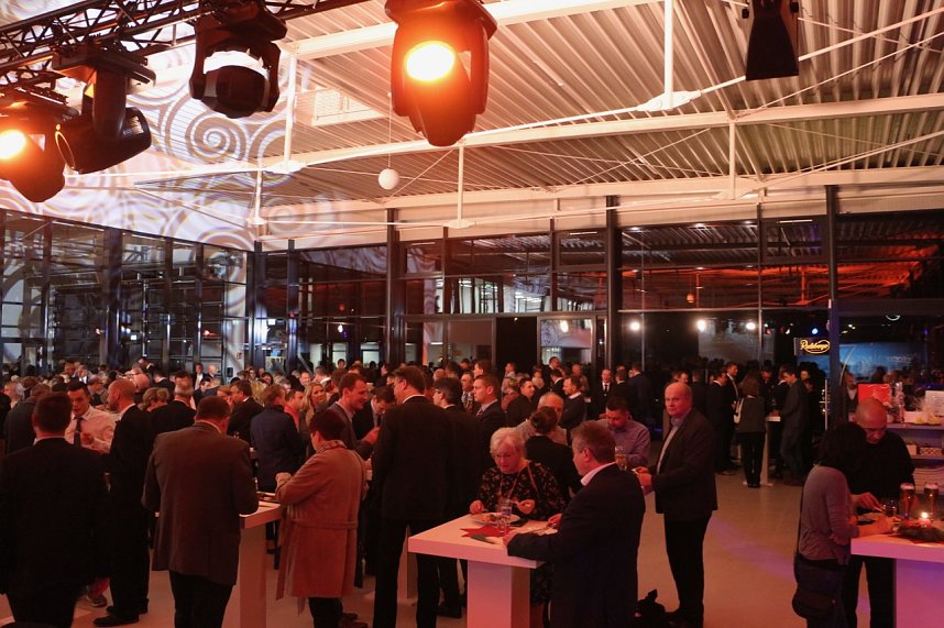 Er&ouml;ffnung des Opel-Autohauses