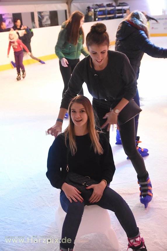 H&uuml;ttengaudi bei Autohaus Peter