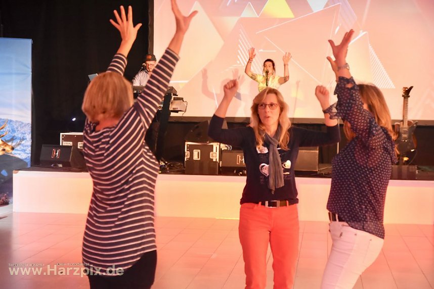 H&uuml;ttengaudi bei Autohaus Peter