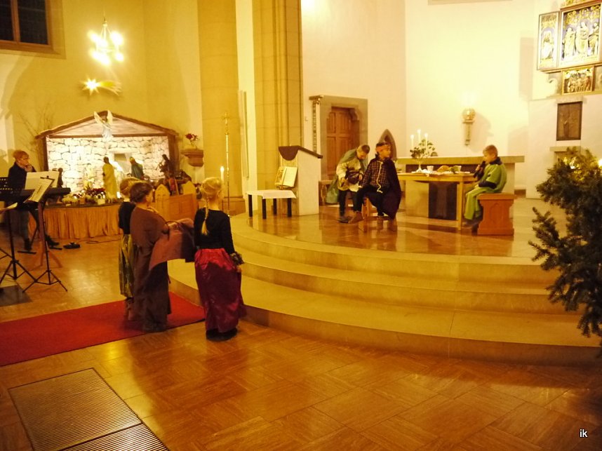 Elisabeth-Spiel in der Kirche