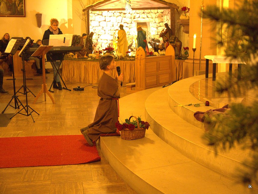 Elisabeth-Spiel in der Kirche