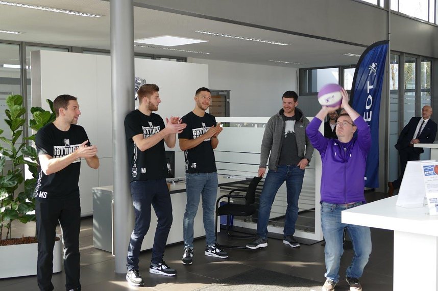 Autohaus Er&ouml;ffnung