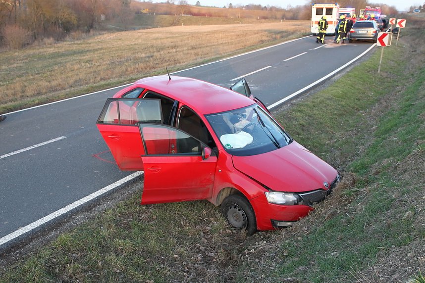 Sechs Menschen bei Unfall verletzt