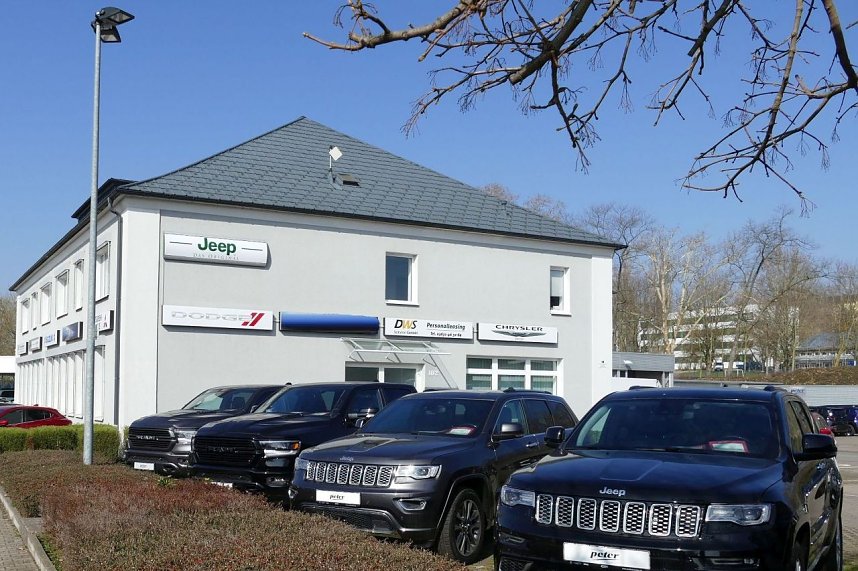 Umgezogen: Jeep in der Halleschen Stra&szlig;e 102