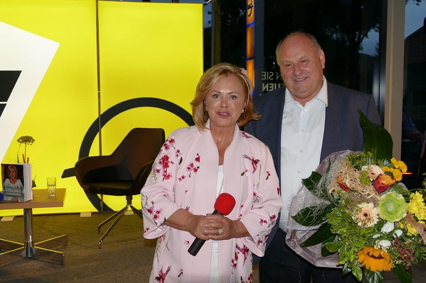 Marijke Amado begeisterte im Autohaus Peter mit lecker Abend